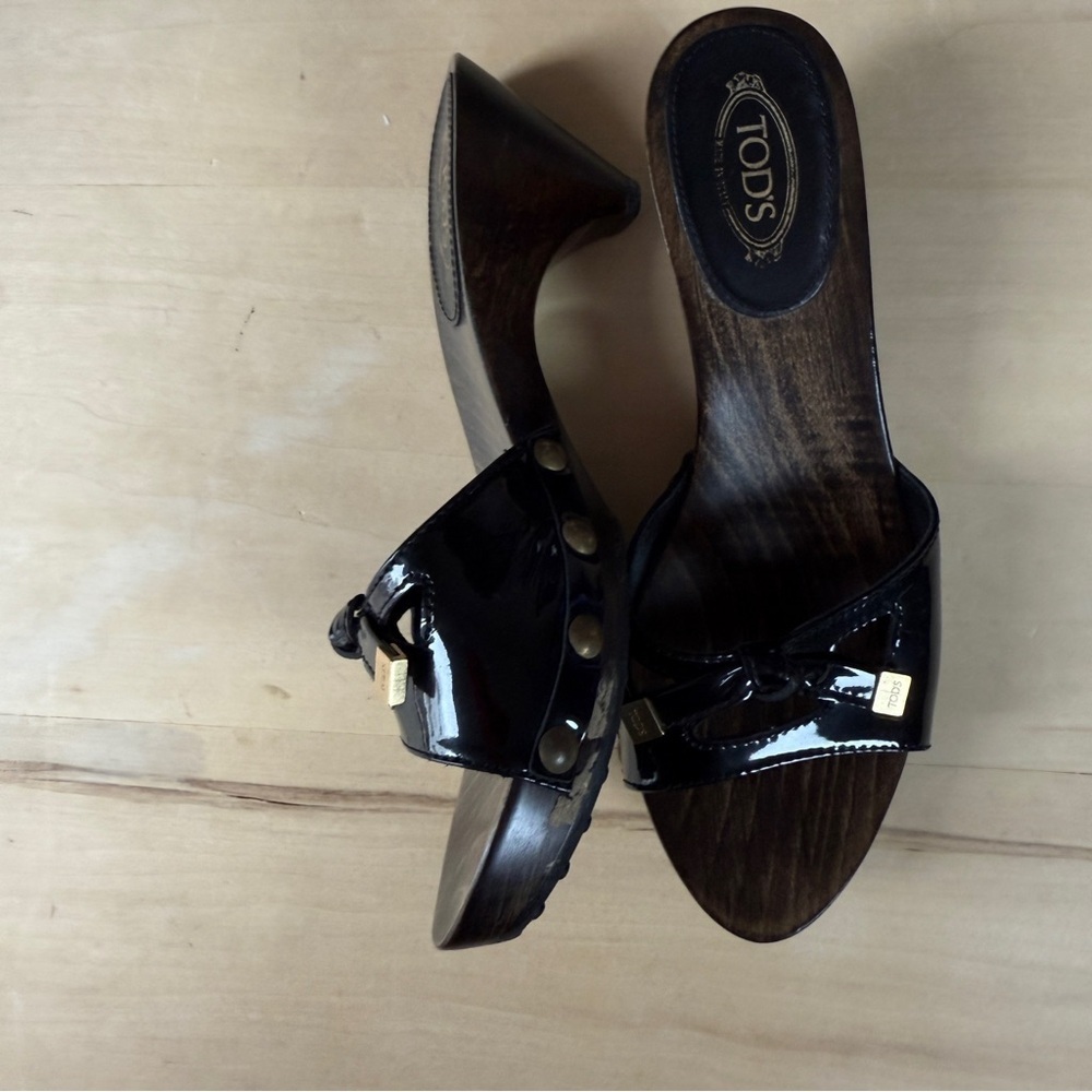 Tod’s Black Patent Leather Wood Sandals – Luxe Designer Platform Sandals | Chic - Picture 8 of 9